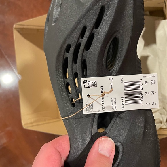 Yezzy foam runners size 14 - Picture 2 of 3